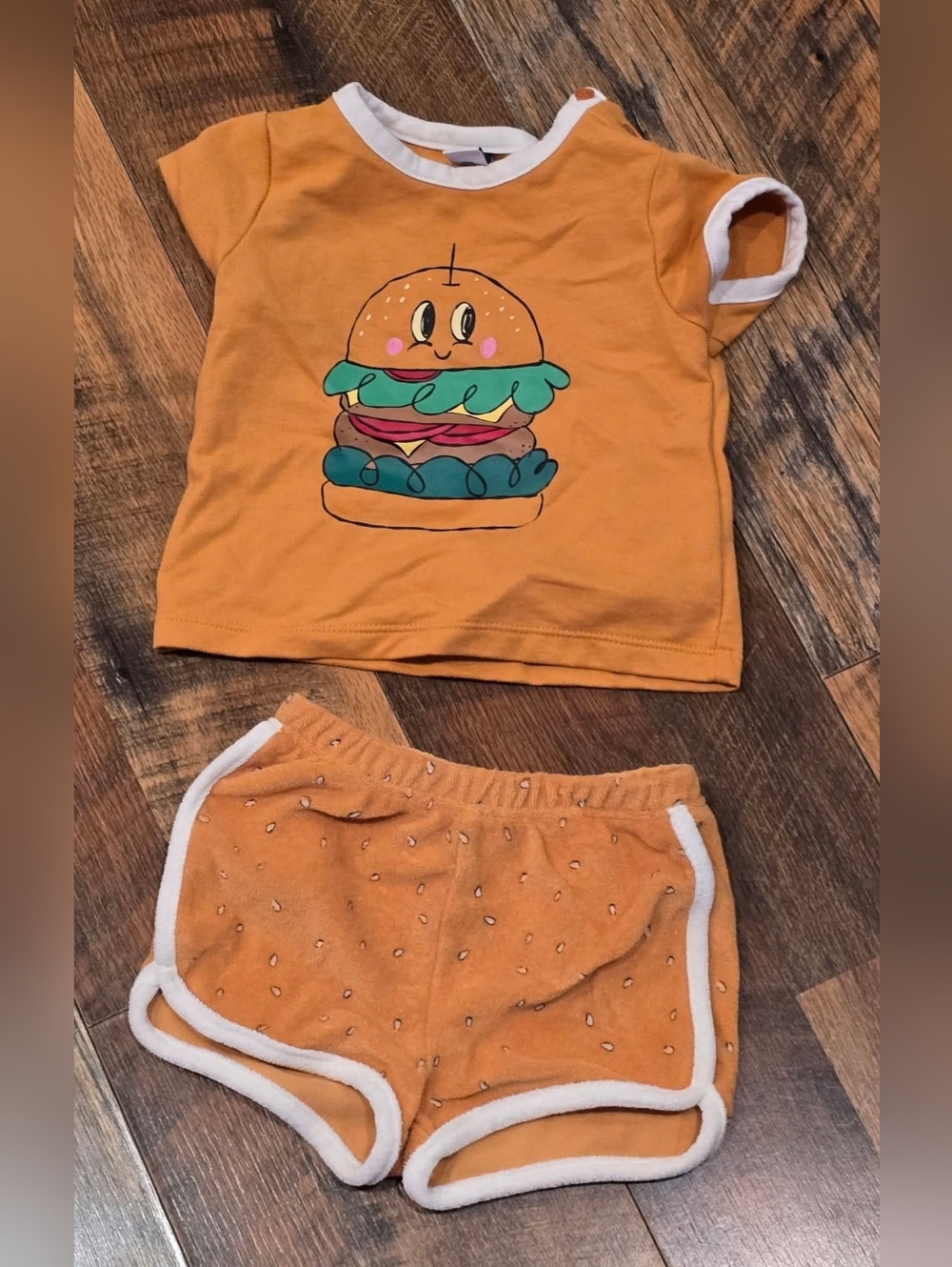 OLD NAVY BABY HAMBURGER SHORT SET 12/18MTHS